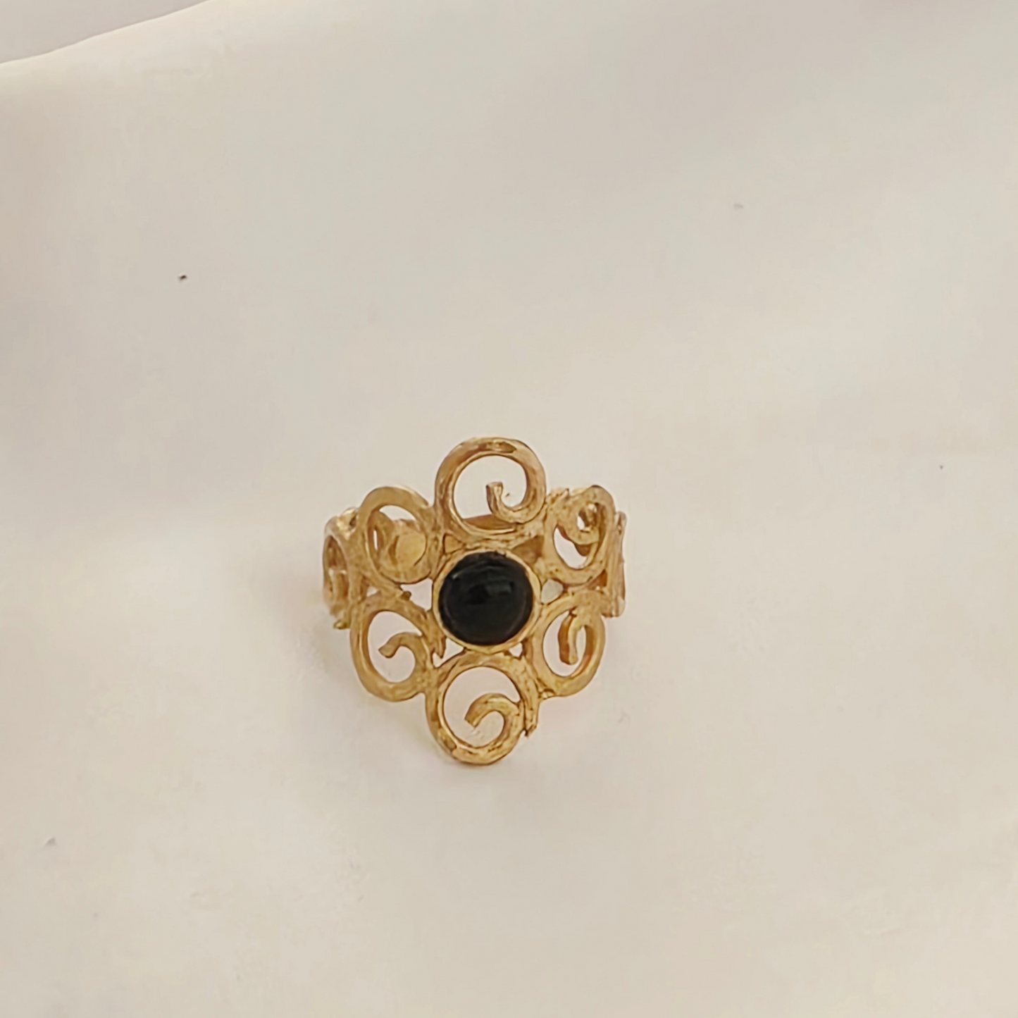 טבעת תחרה שחורה