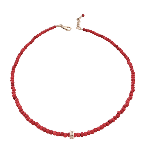 שרשרת אדומה קצרה