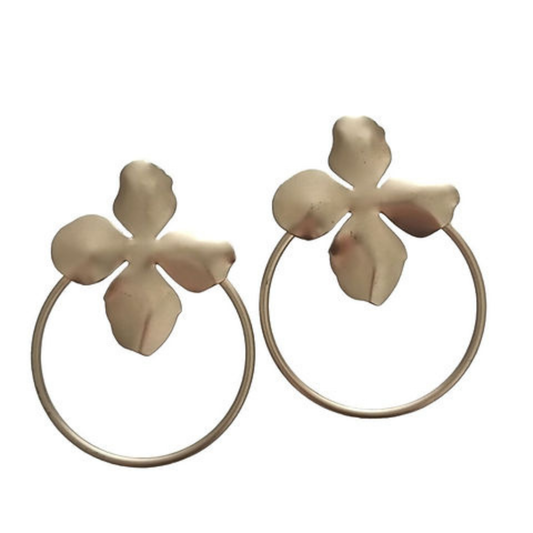 עגילי זהב גדולים