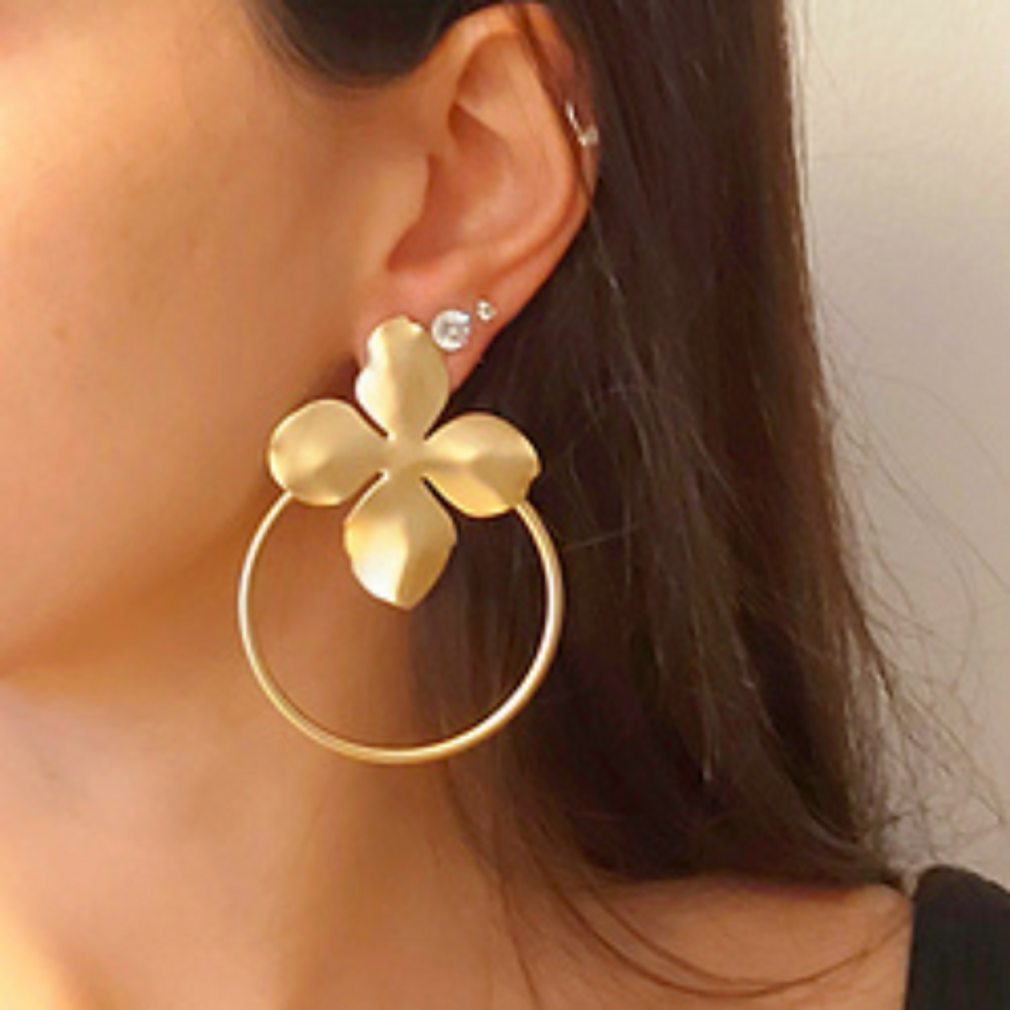 עגילי זהב גדולים