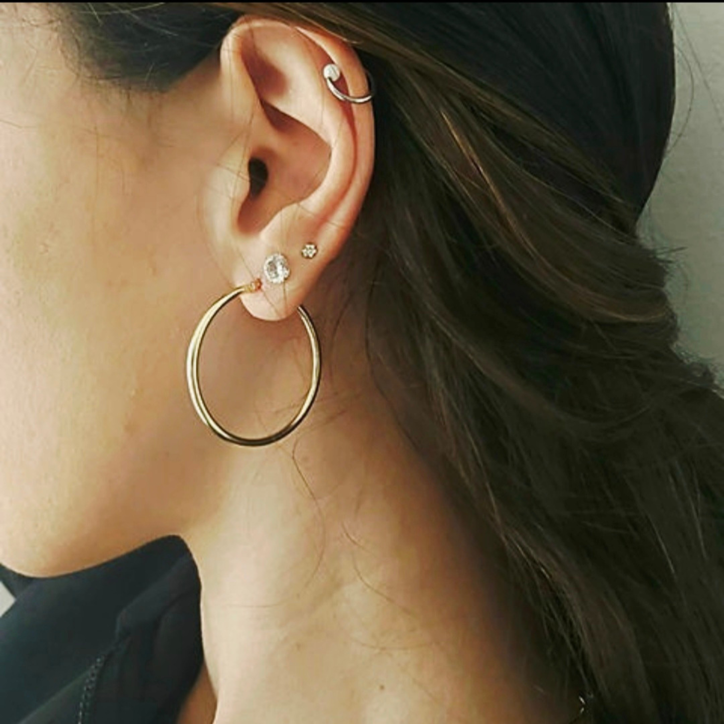 עגילי חישוק זהב גדולים