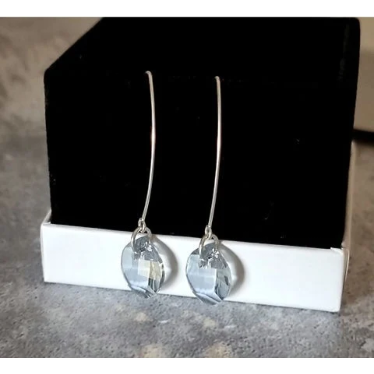 עגילי חישוק בכחול תכלת