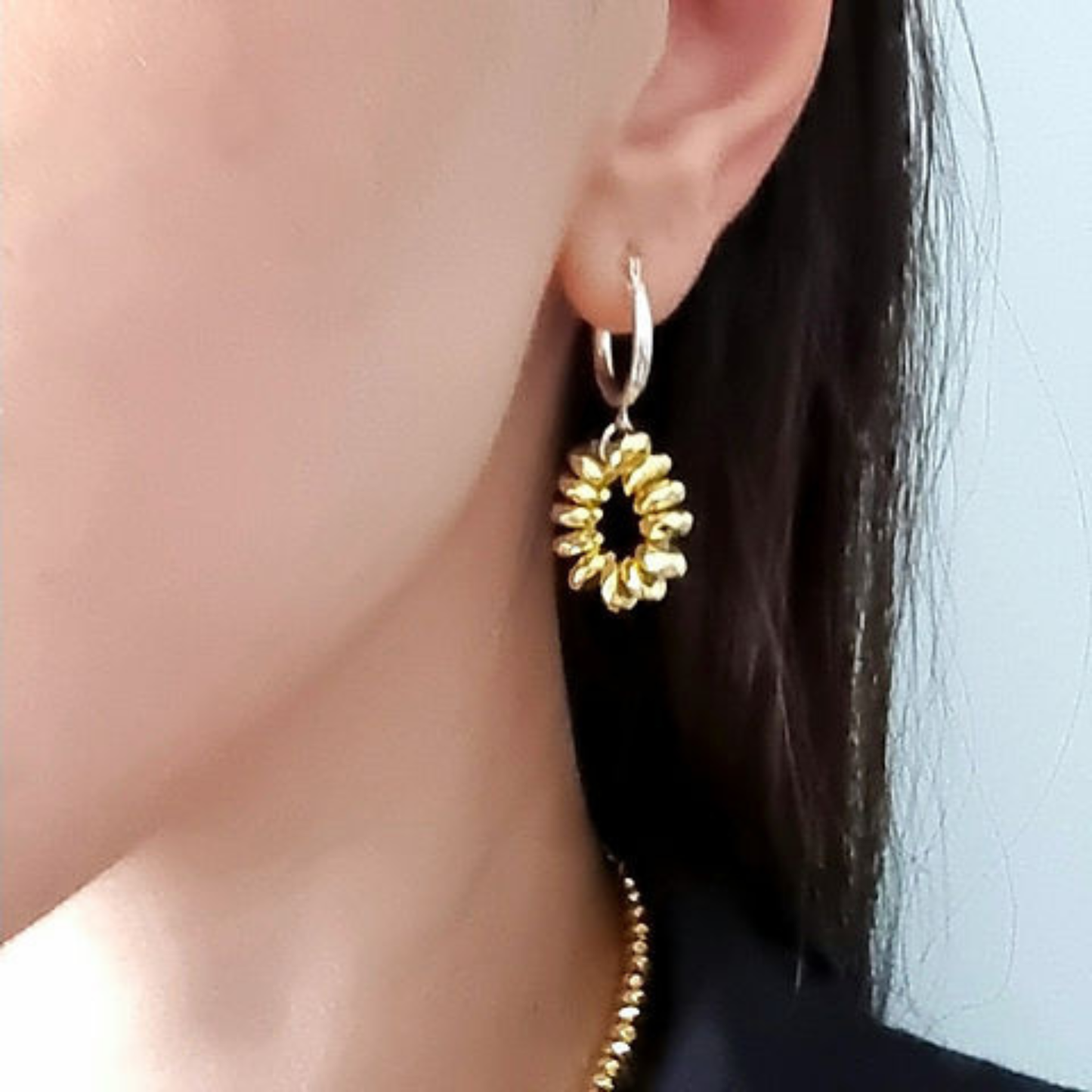 עגילי חישוק כסף עם זהב