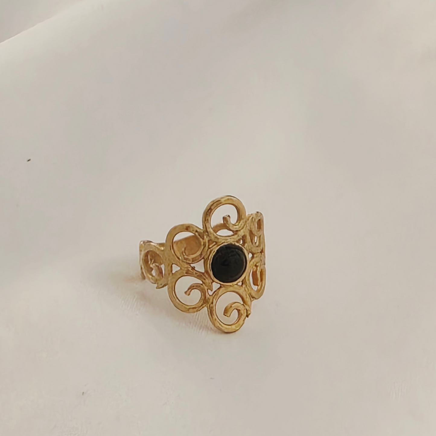 טבעת תחרה שחורה