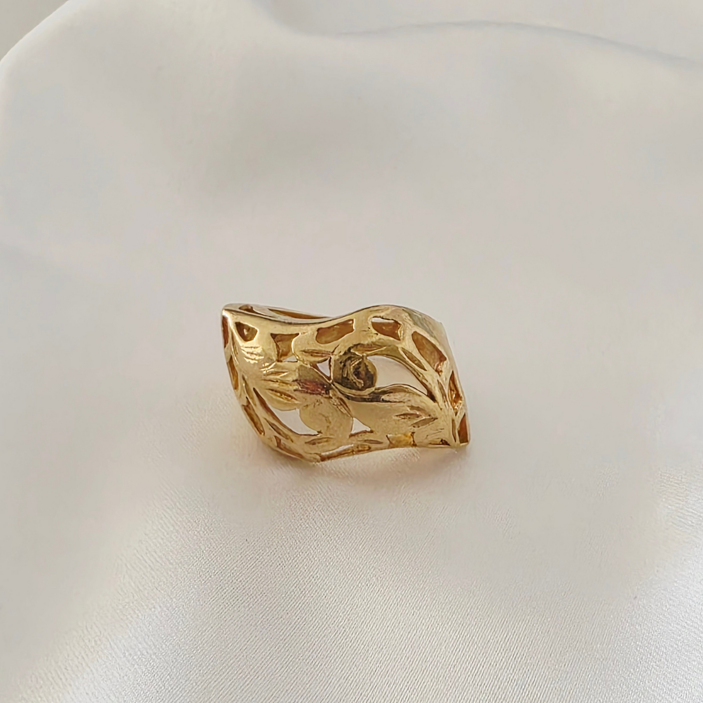 טבעת תחרה זהב גדולה