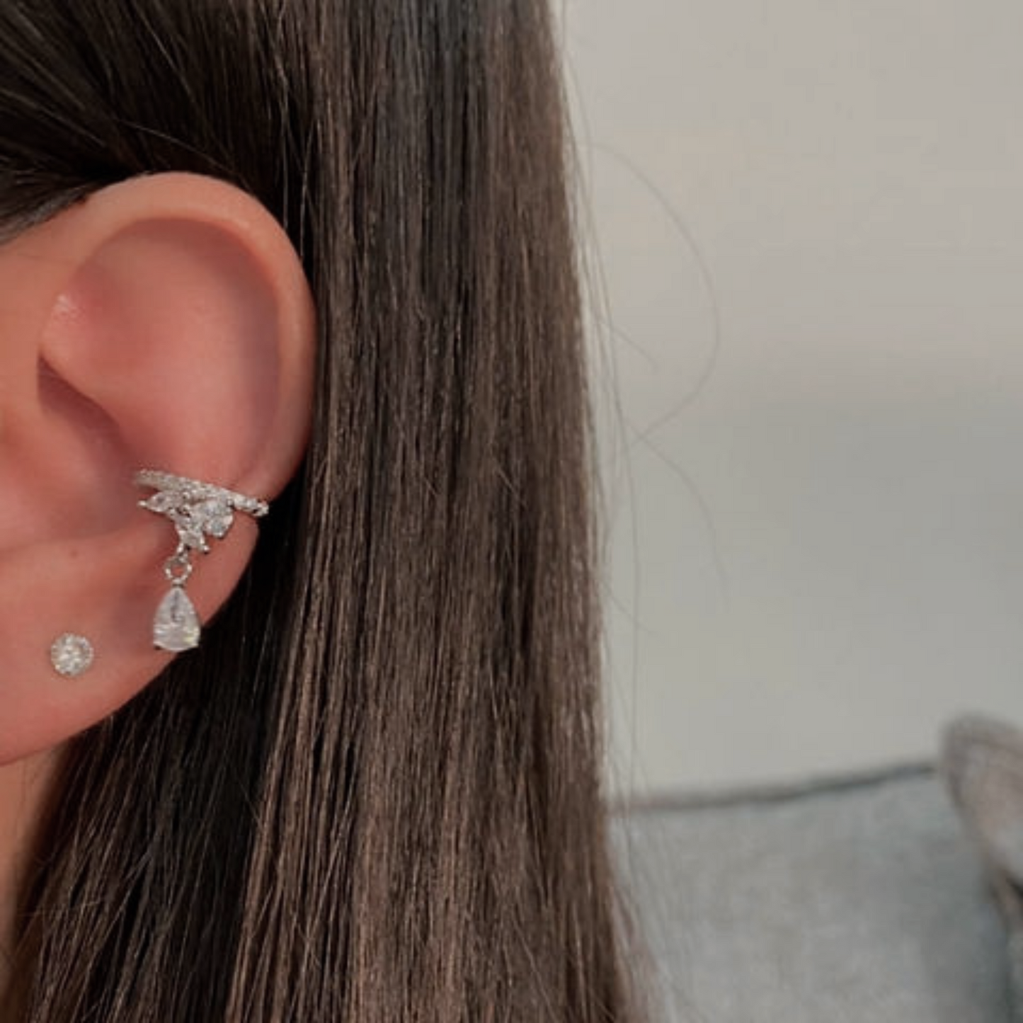 עגילי הליקס עם טיפה נופלת